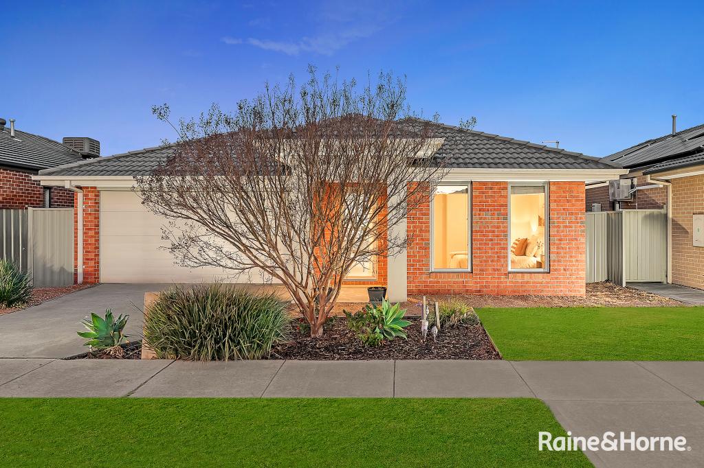122 NELSON ST, CRANBOURNE EAST, VIC 3977