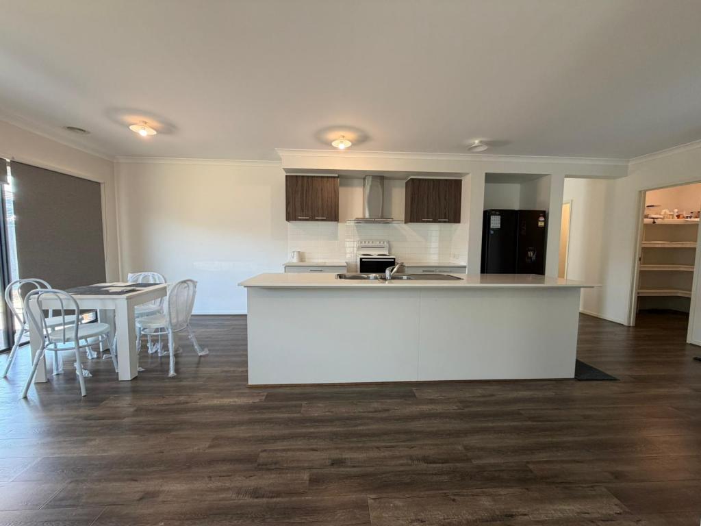 70 LANCERS DR, MELTON WEST, VIC 3337