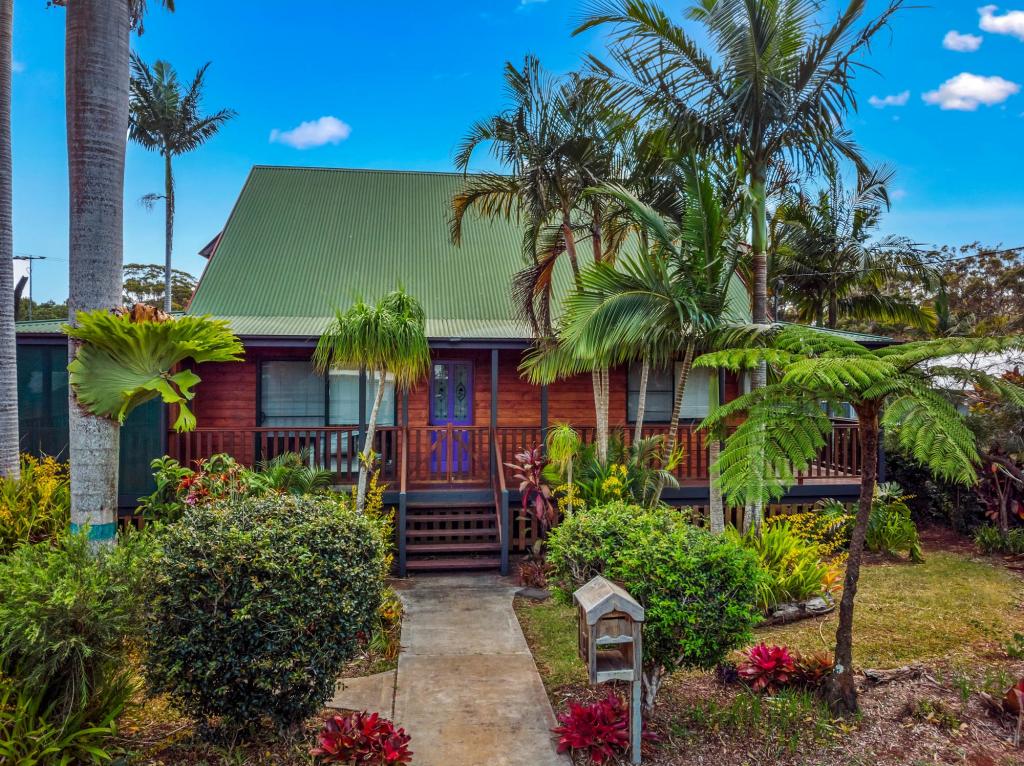 21-23 Banksia St, Russell Island, QLD 4184