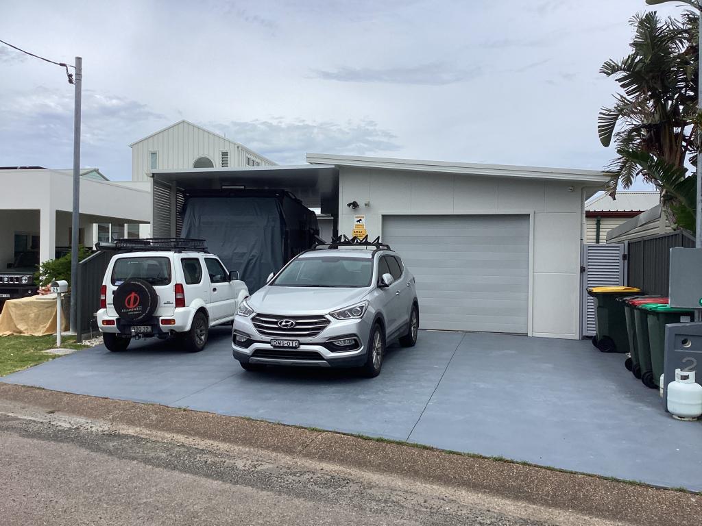 23 Marks Pde, Marks Point, NSW 2280