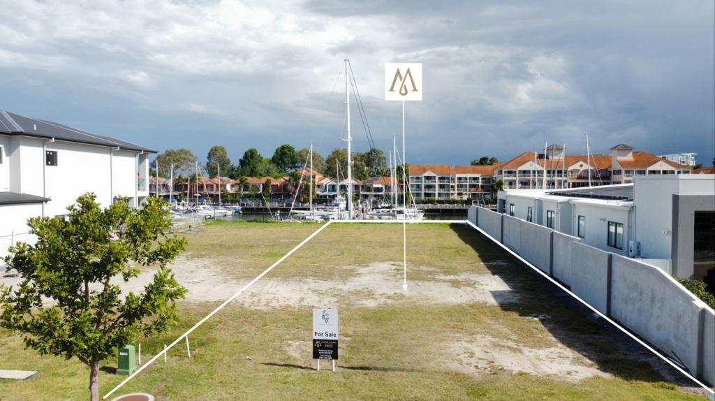 8977 THE POINT CCT, SANCTUARY COVE, QLD 4212