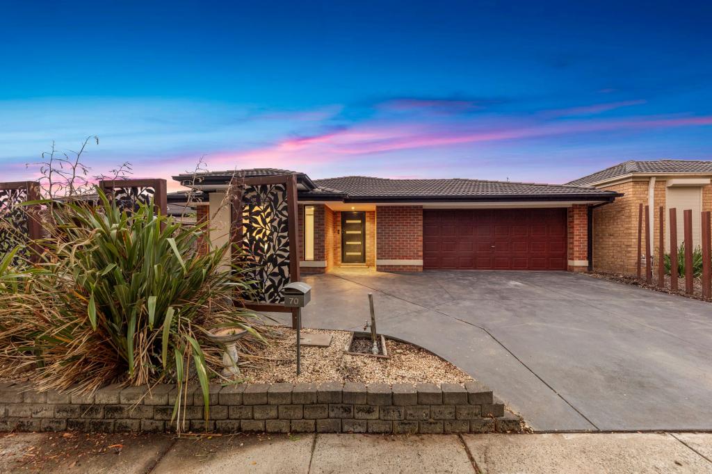 70 Tipperary Cct, Pakenham, VIC 3810
