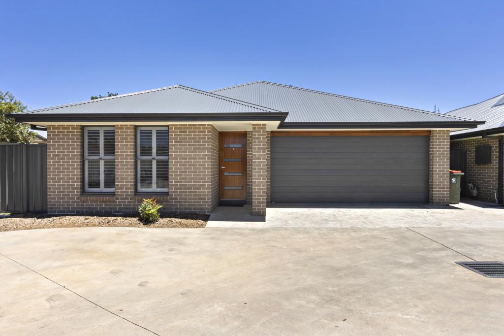 1/8b Majestic Way, Orange, NSW 2800