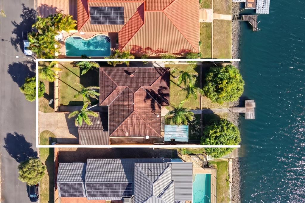 34 Claymore Cres, Bundall, QLD 4217