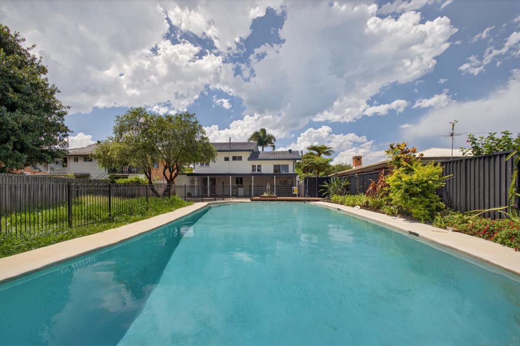 18 Paris St, Kallangur, QLD 4503