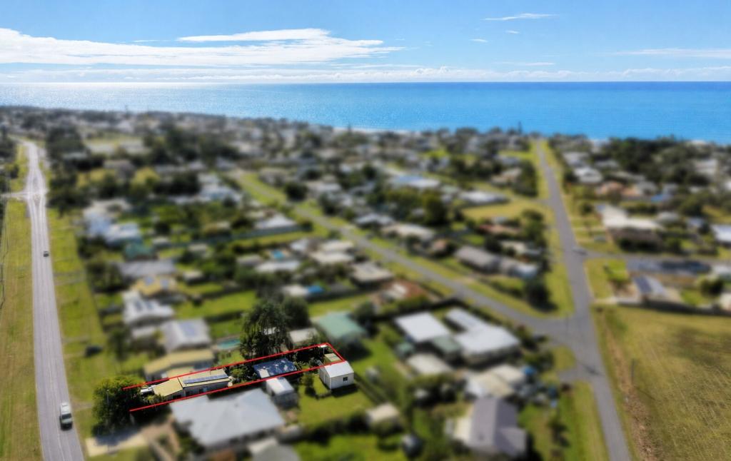 2/80 BURNETT HEADS RD, BURNETT HEADS, QLD 4670