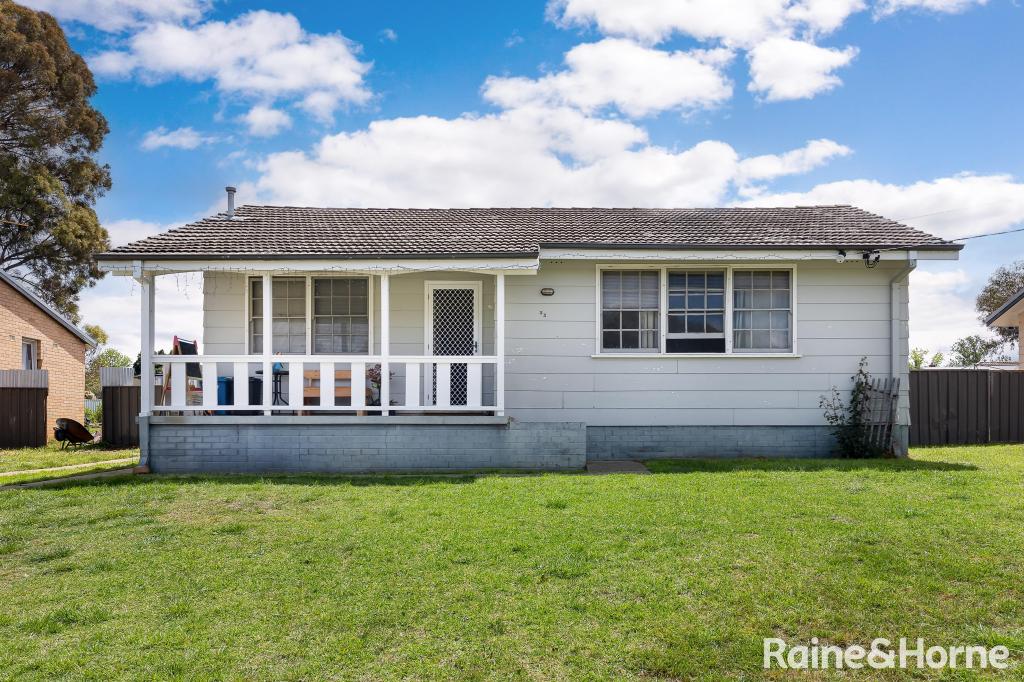 25 Ziegler Ave, Kooringal, NSW 2650