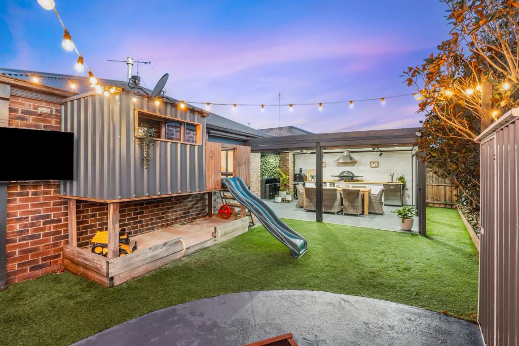 3 MIDDLETON RD, ARMSTRONG CREEK, VIC 3217