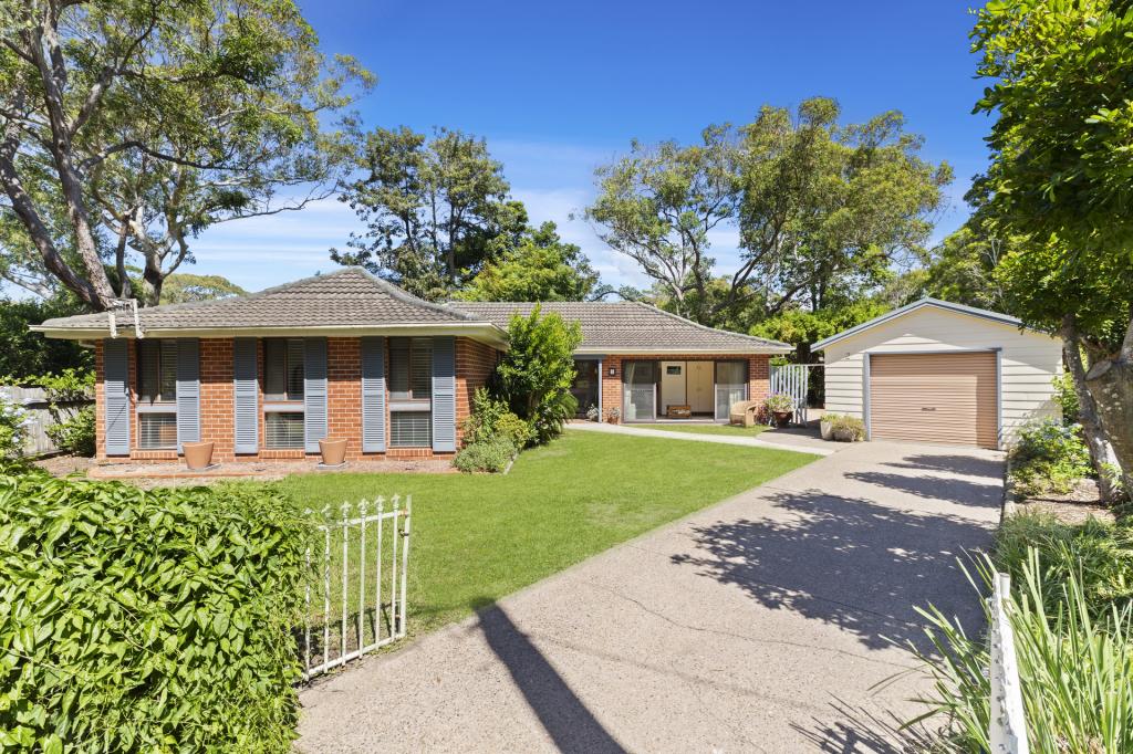 2 East Cl, Hawks Nest, NSW 2324