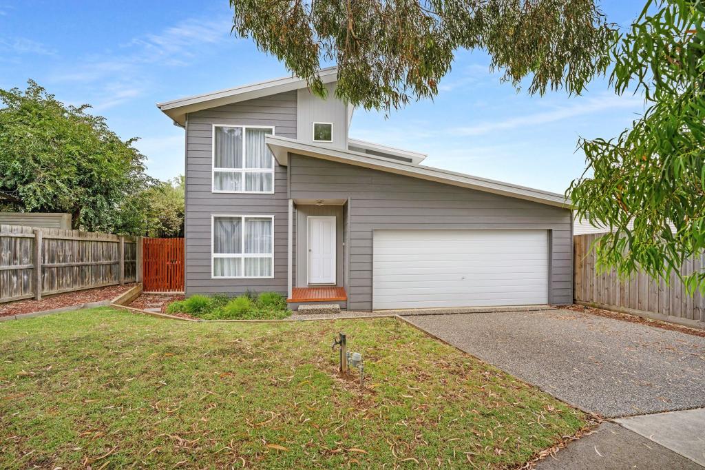 32 Norman Dr, Cowes, VIC 3922