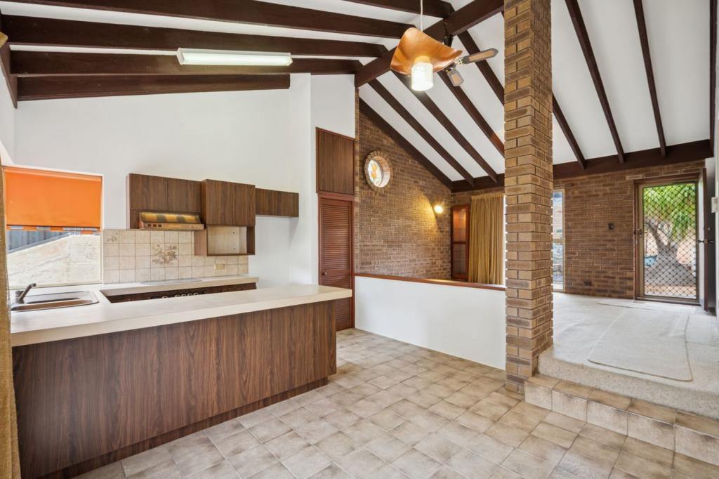 7/14 Bazaar Tce, Scarborough, WA 6019