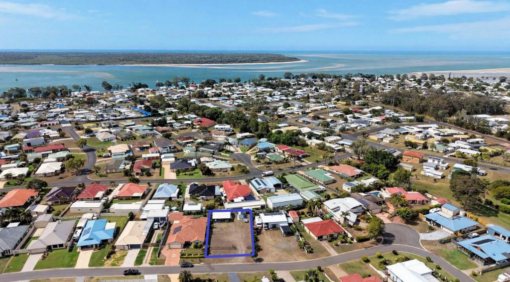 49 LUCAS DR, BURRUM HEADS, QLD 4659