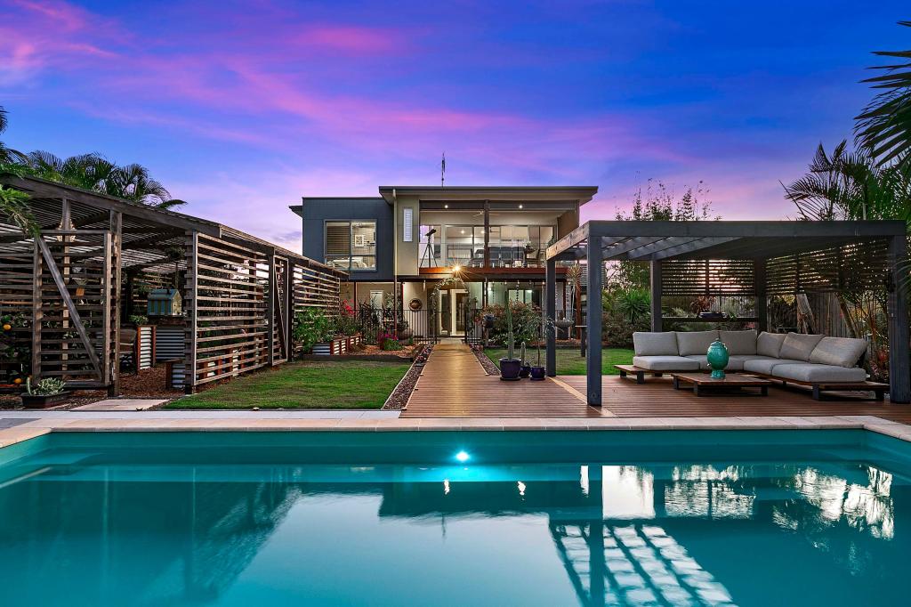 82 Beach Dr, Burrum Heads, QLD 4659
