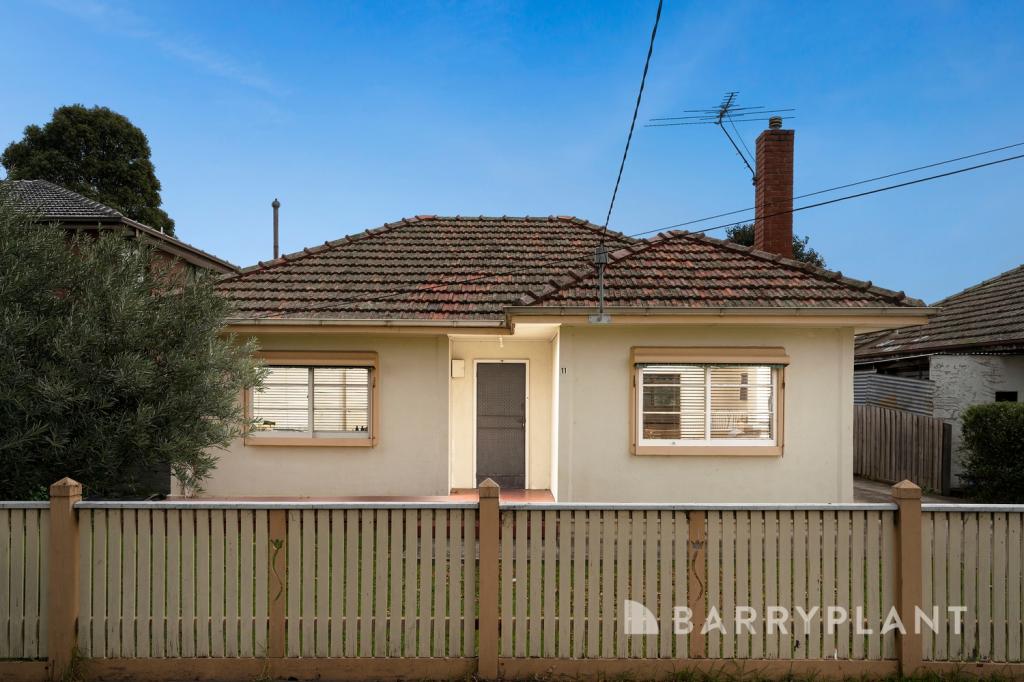 11 YEWERS ST, SUNSHINE, VIC 3020