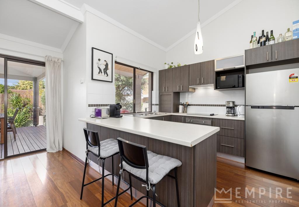 5/6 Mount Henry Rd, Como, WA 6152