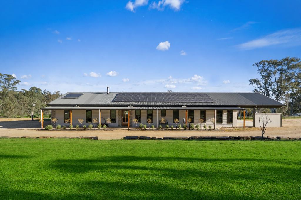 24 Hollams Rd, Mansfield, VIC 3722
