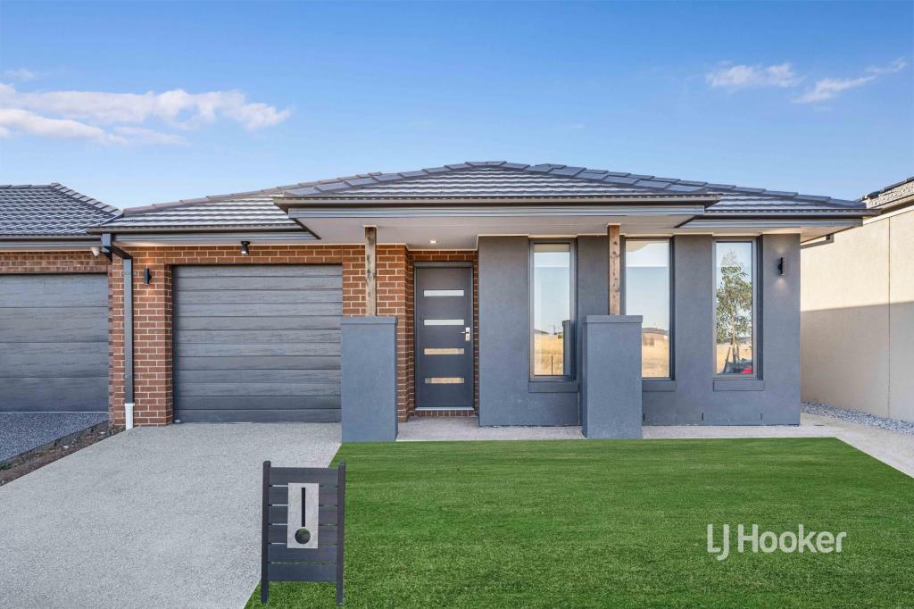 3 Desailly Pde, Rockbank, VIC 3335