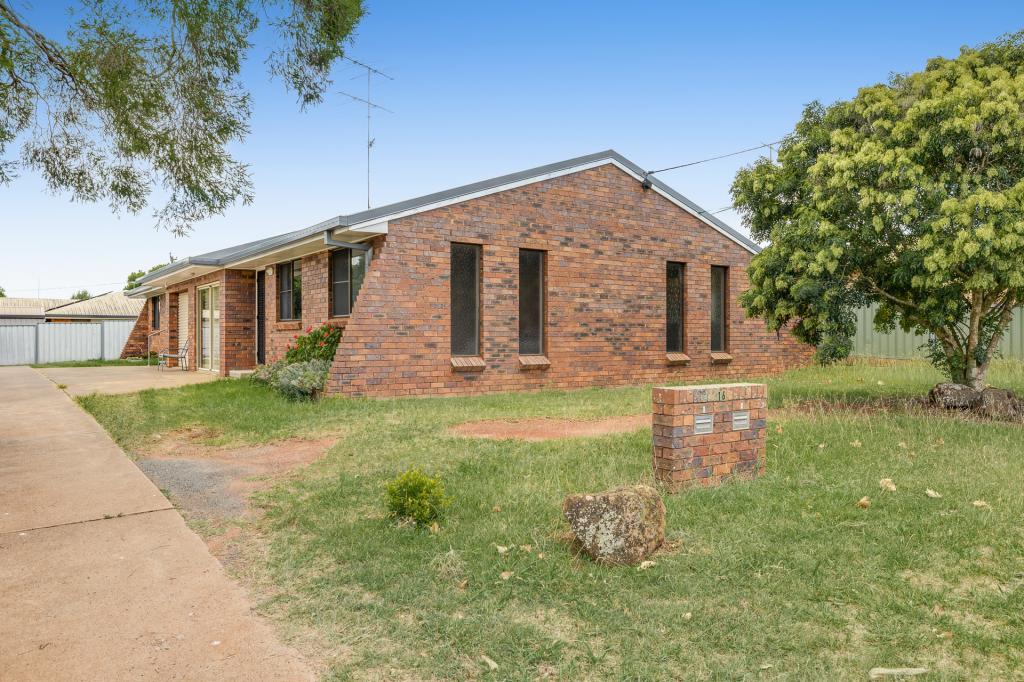 16 Schultz St, Kearneys Spring, QLD 4350