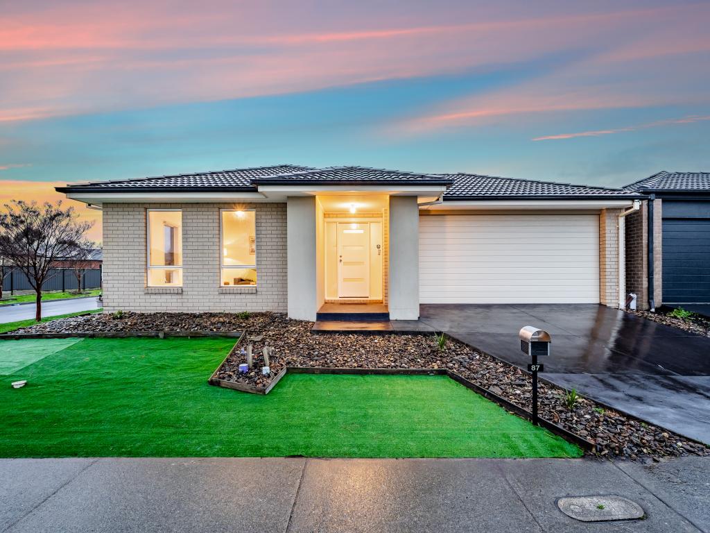 87 Selandra Bvd, Clyde North, VIC 3978