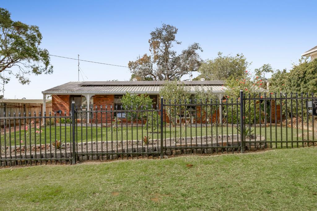 14 Sherry St, Wilsonton Heights, QLD 4350