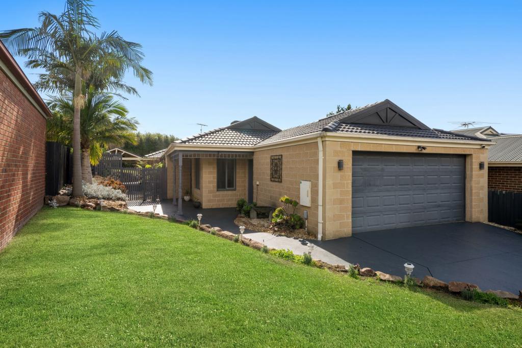 35 Jarryd Cres, Berwick, VIC 3806