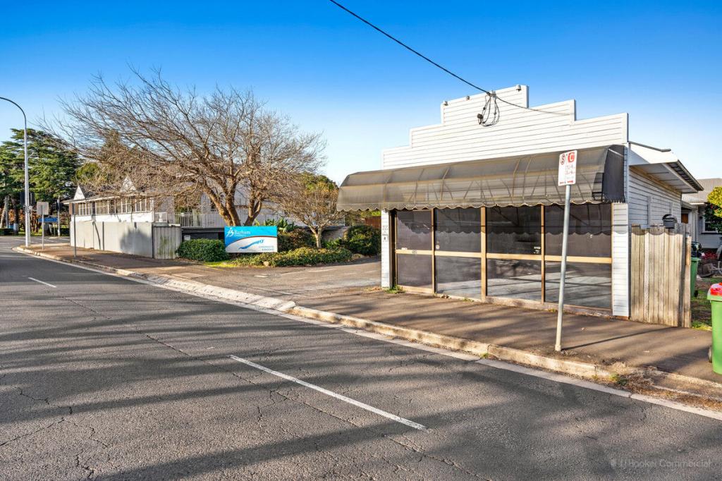 106 West St, Harristown, QLD 4350