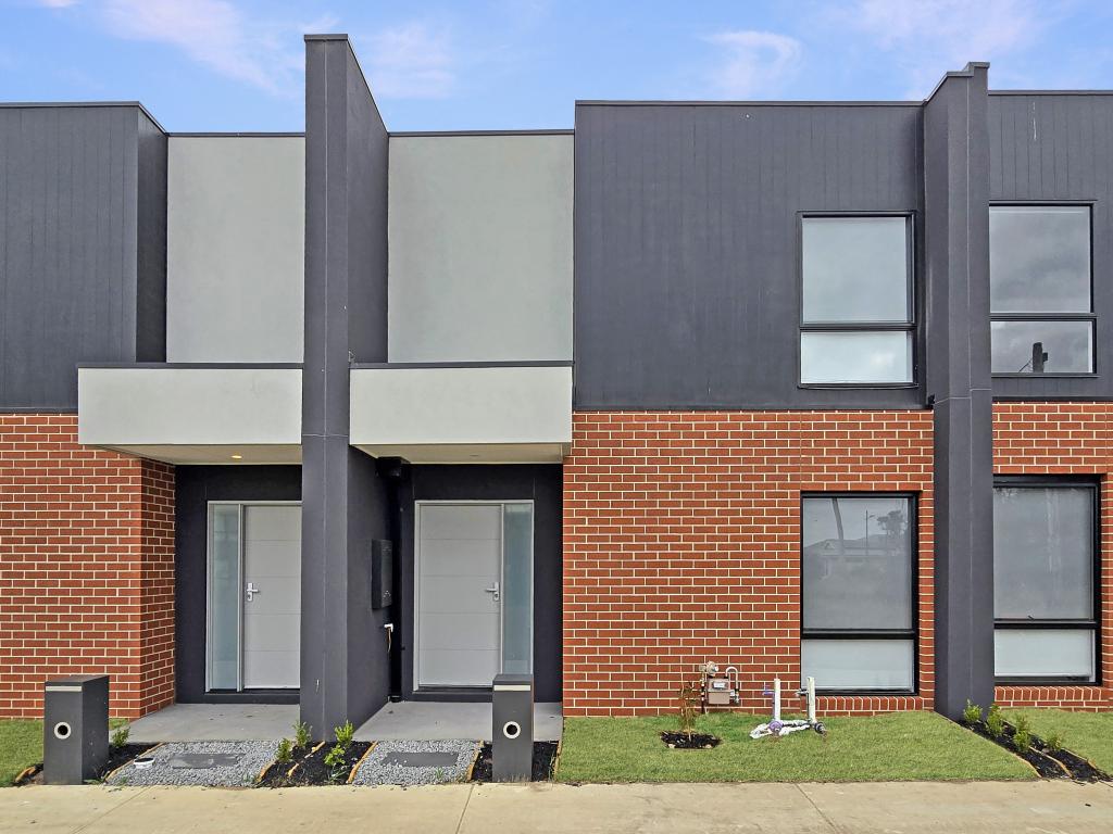 3 ANEMONE WALK, ARMSTRONG CREEK, VIC 3217