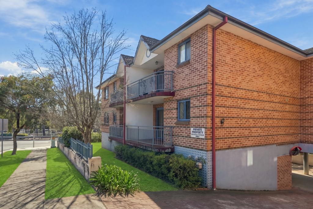 2/10-12 Hassal St, Westmead, NSW 2145