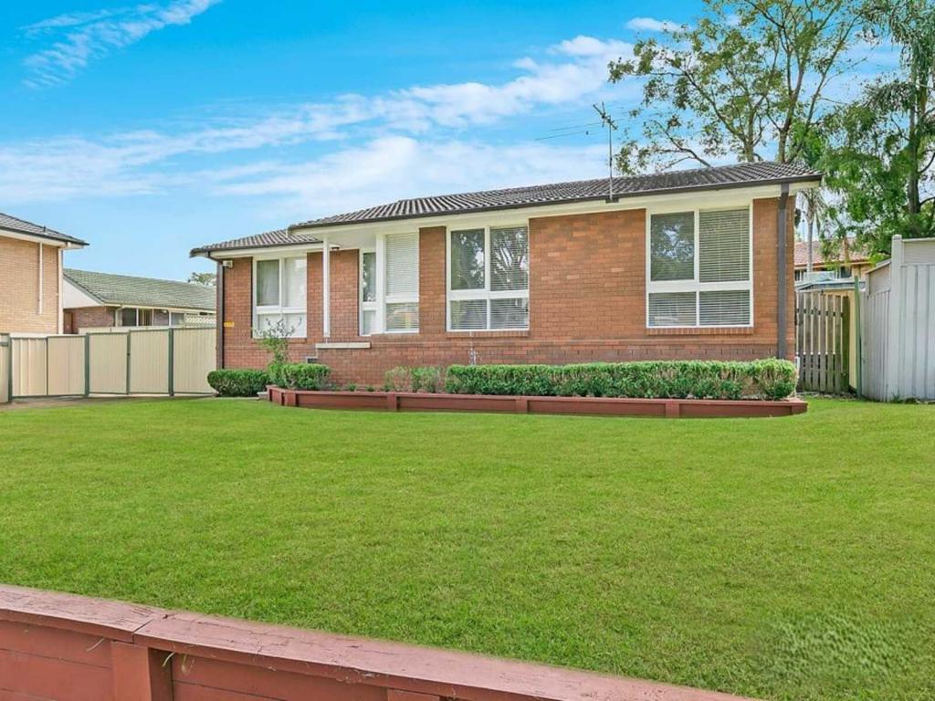 219 Madagascar Dr, Kings Park, NSW 2148
