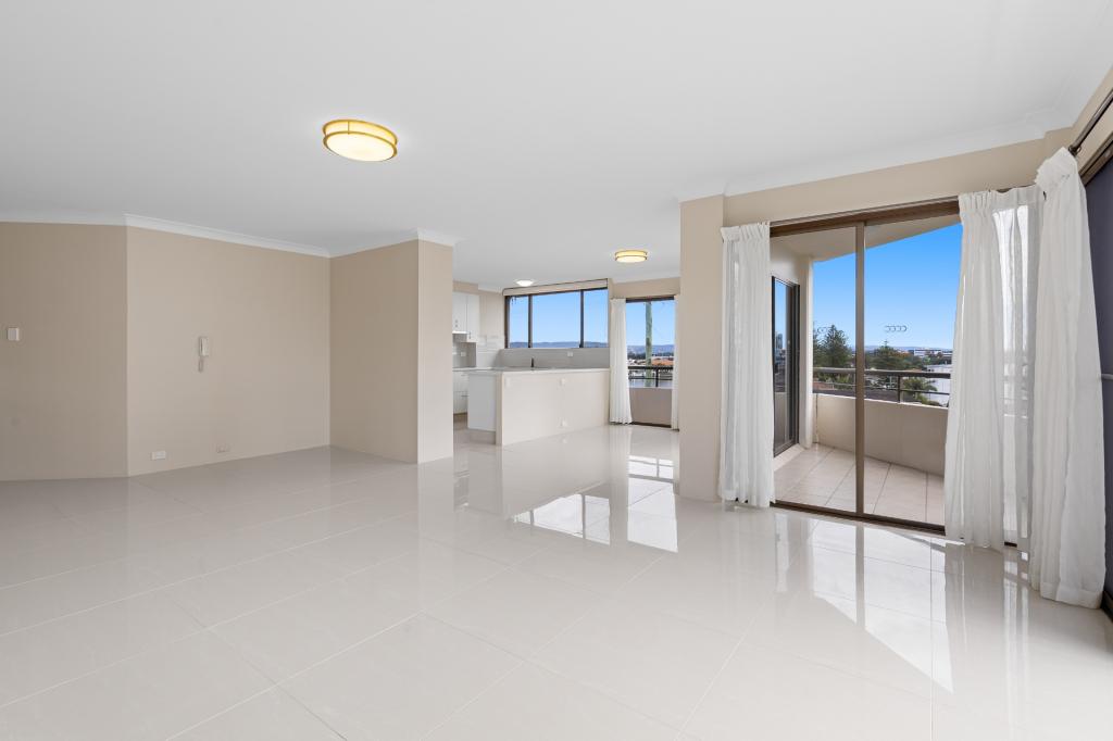 21/1 Peninsular Dr, Surfers Paradise, QLD 4217