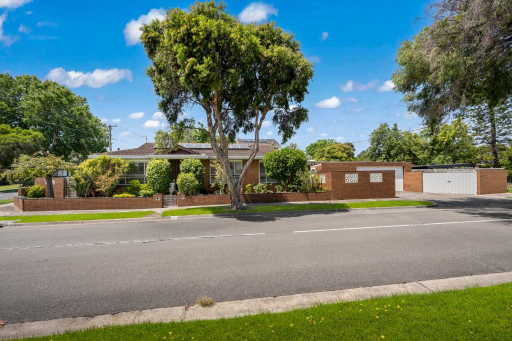 1 Hunter Ct, Frankston, VIC 3199