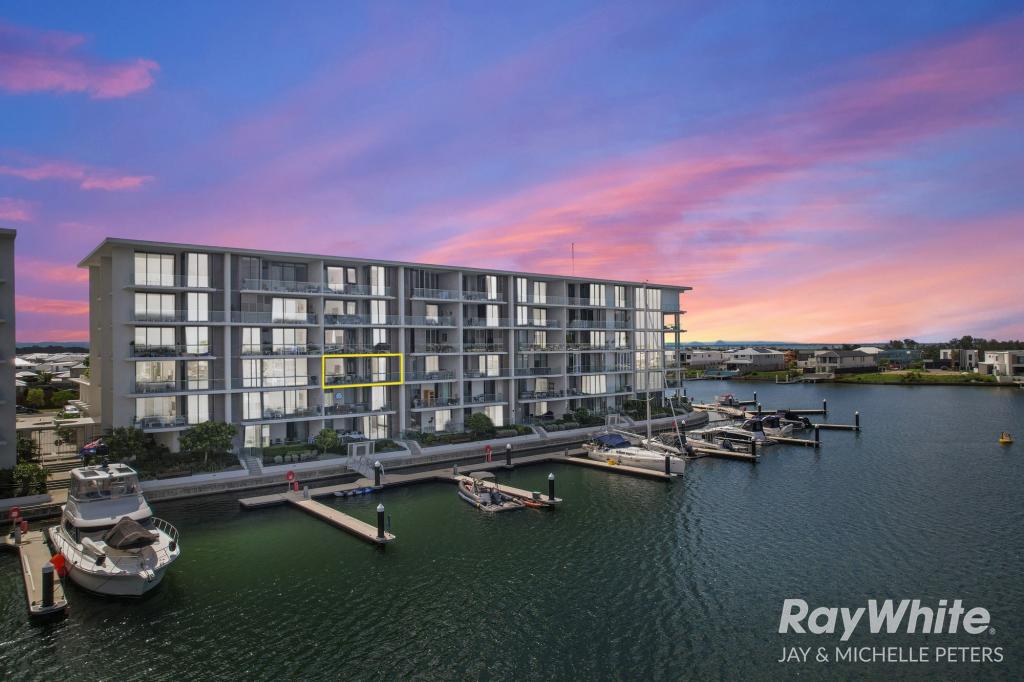 303/15 Aqua St, Newport, QLD 4020