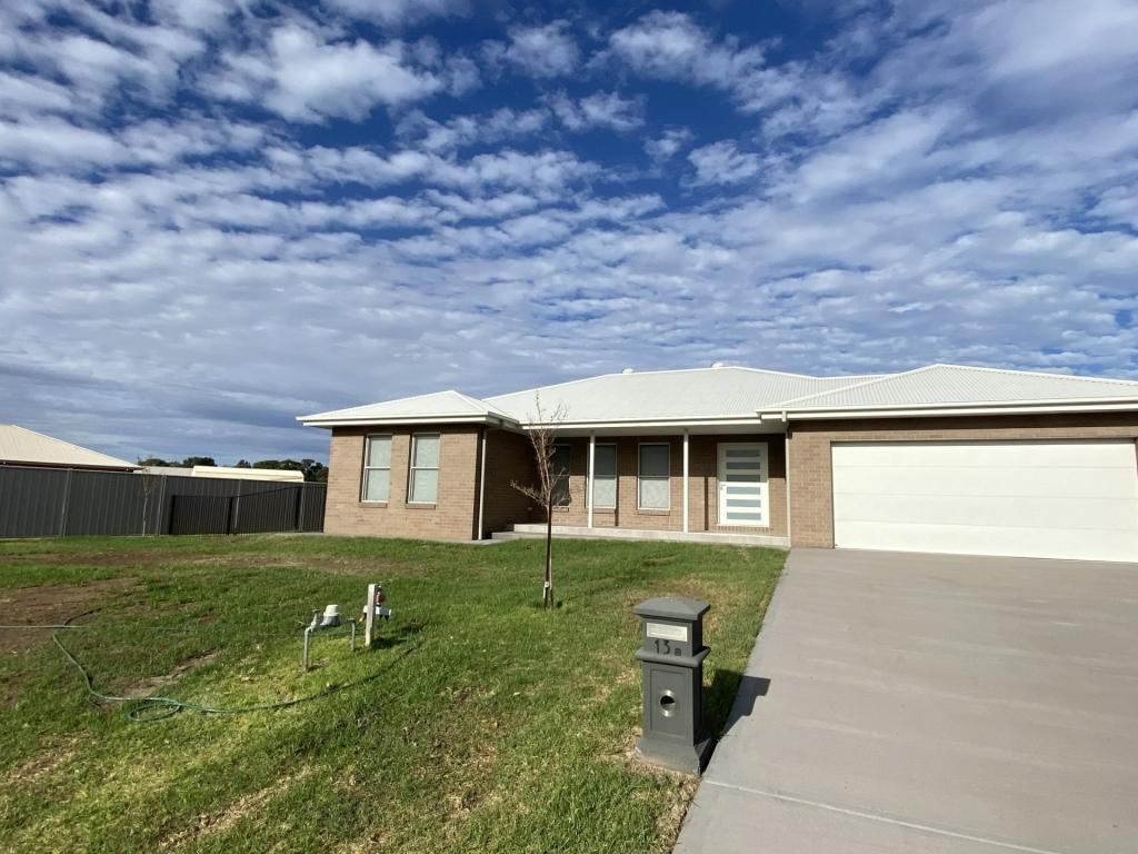 13a Kingsford Smith Pl, Narromine, NSW 2821