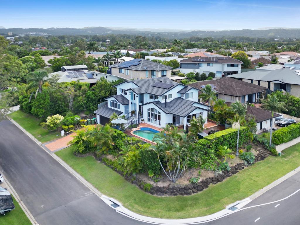 1 RIDGEWOOD CT, BURLEIGH WATERS, QLD 4220