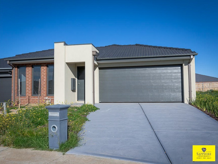 32 PEAR ST, WYNDHAM VALE, VIC 3024