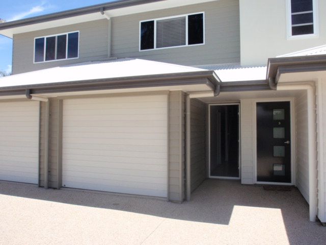 2/18 THERESA ST, EMERALD, QLD 4720