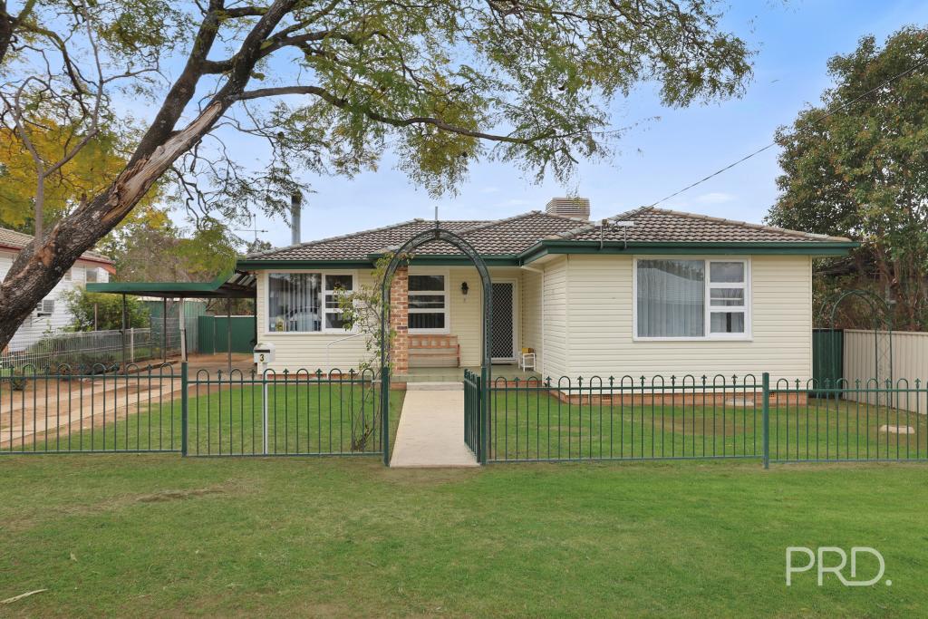 3 LAROOL ST, SOUTH TAMWORTH, NSW 2340