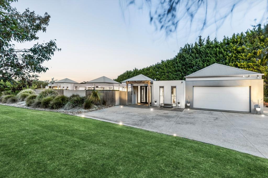 221 COOMBES RD, TORQUAY, VIC 3228