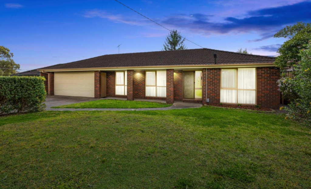 14 Campaspe Dr, Croydon Hills, VIC 3136