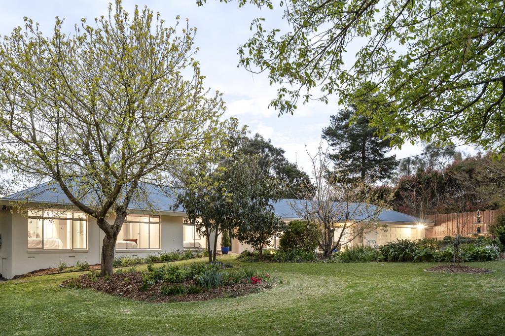 14 Sunset Cres, Mount Eliza, VIC 3930