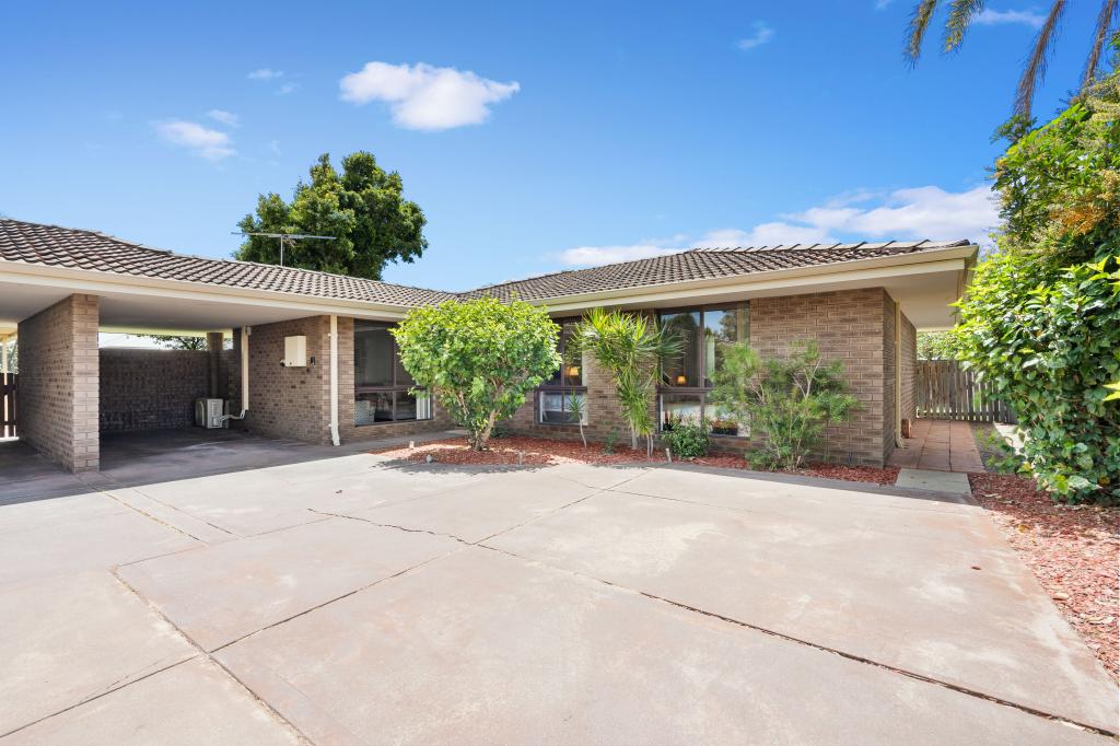 2/2 Sandalwood Pde, Halls Head, WA 6210