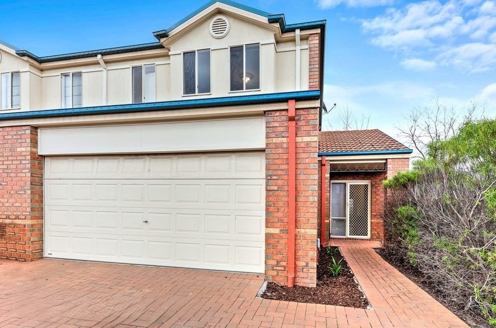 24 The Glades, Taylors Hill, VIC 3037