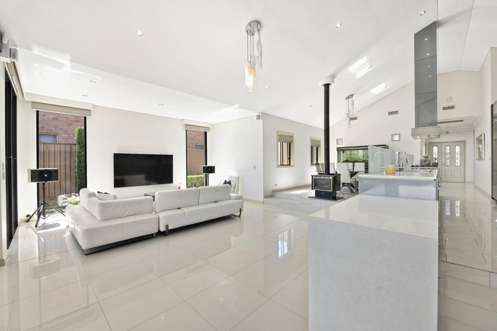 32 SIXTH AVE, CONDELL PARK, NSW 2200