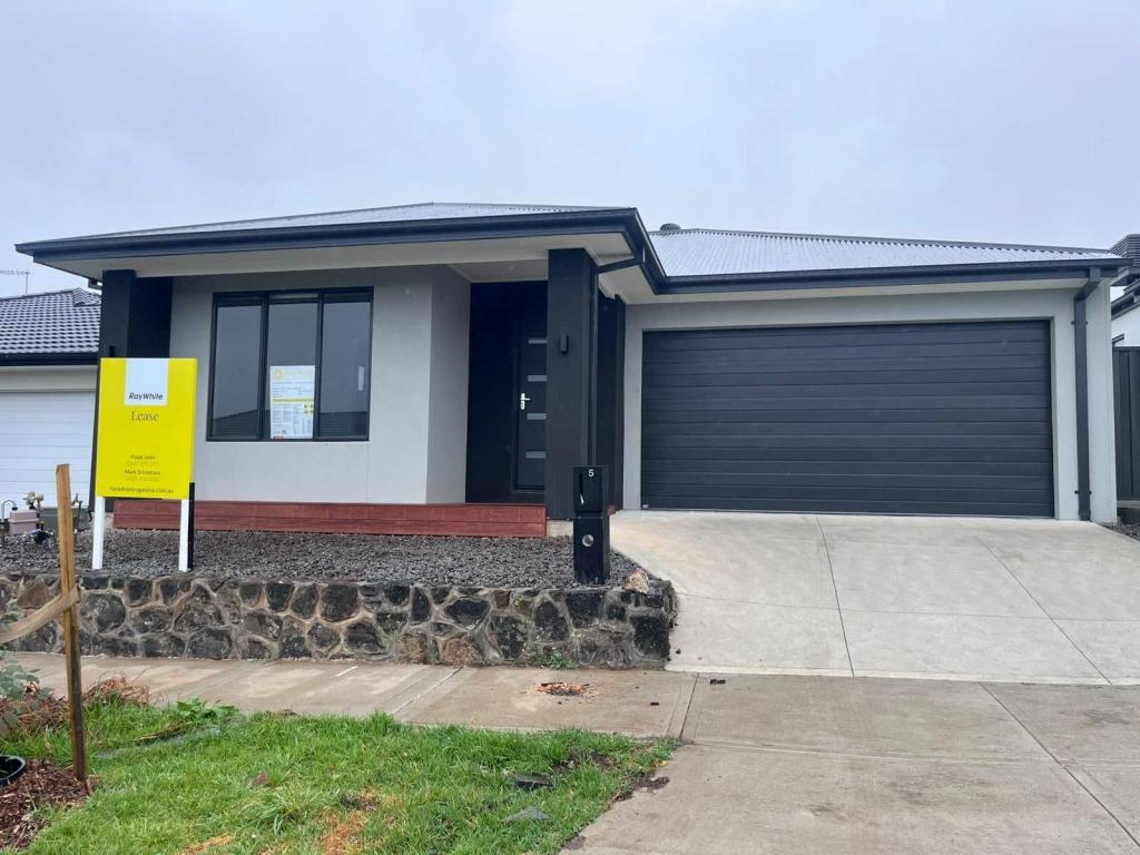 5 Kalamundra Dr, Werribee, VIC 3030