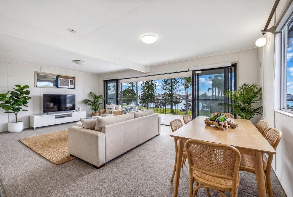 19 Harbour Pde, Buddina, QLD 4575