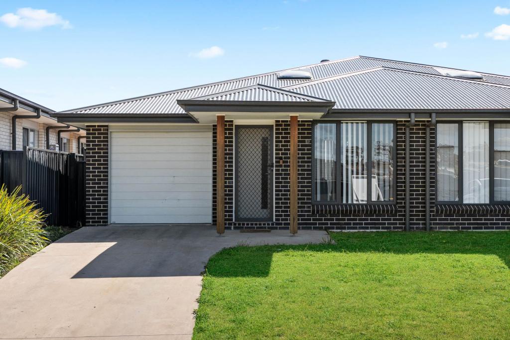13a Bonneville Bvd, Goulburn, NSW 2580