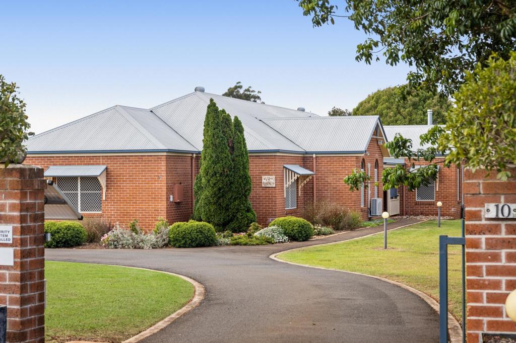 10 Stanley Pde, Highfields, QLD 4352