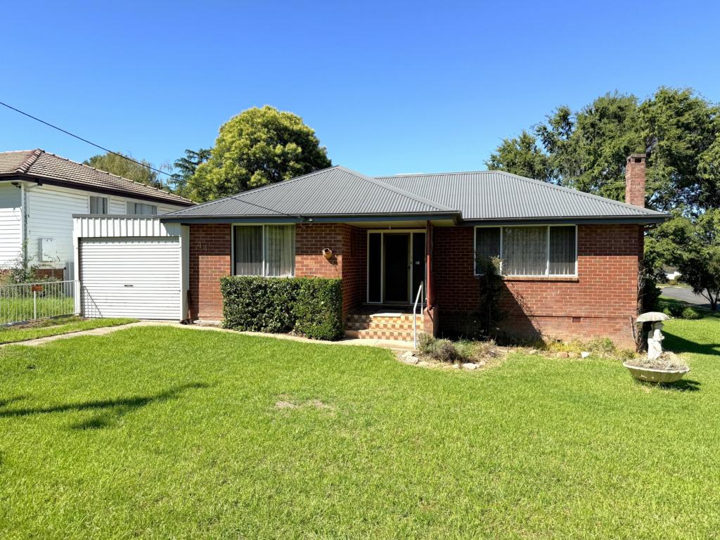 44 Orchard St, Young, NSW 2594