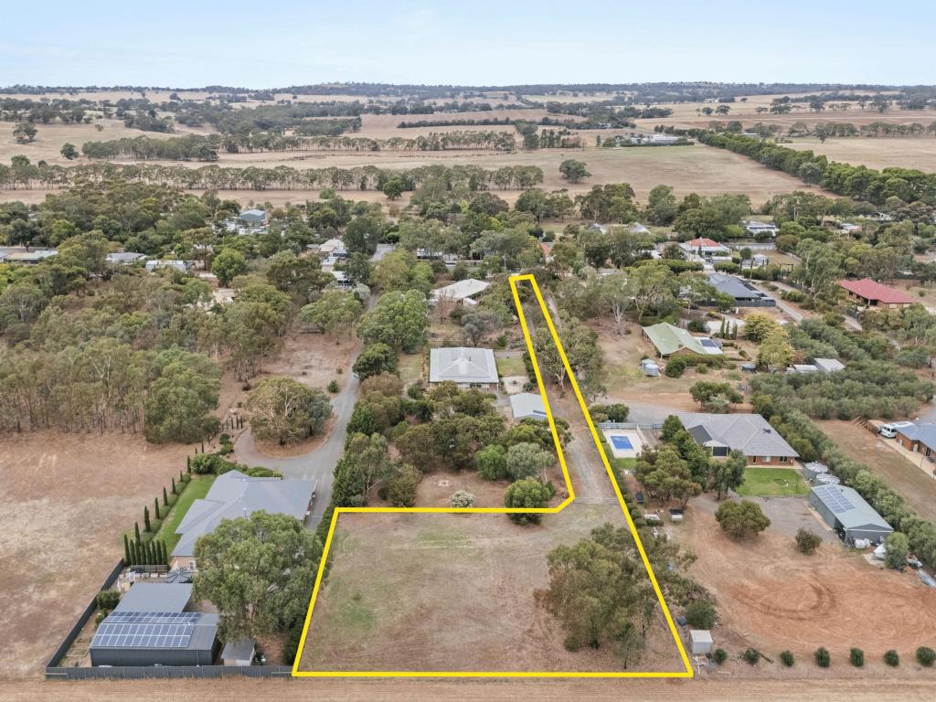 17 Altmann St, Moculta, SA 5353