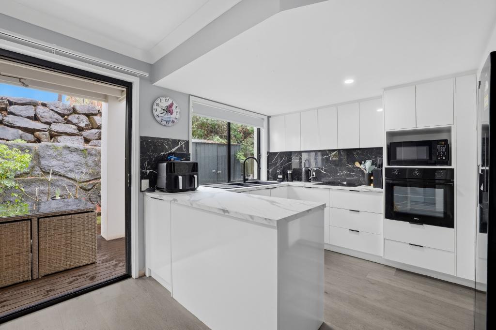 802/2 Gentian Dr, Arundel, QLD 4214